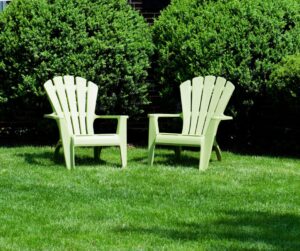 Lire la suite à propos de l’article Comment peindre des chaises de jardin en plastique ?