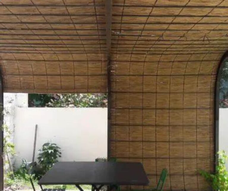 Lire la suite à propos de l’article Comment fixer un paillasson sur une pergola ?