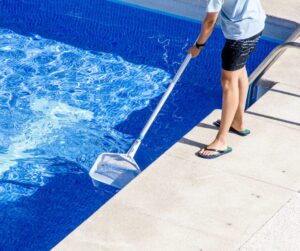 Lire la suite à propos de l’article Comment nettoyer une piscine ?