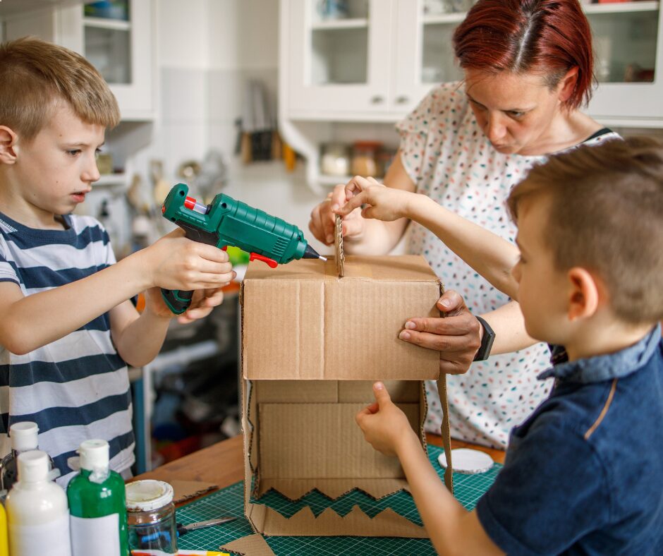 Lire la suite à propos de l’article Comment fabriquer des jeux en carton ?